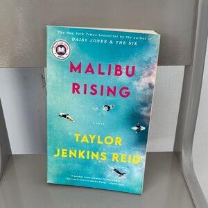Malibu Rising by Taylor Jenkins Reid
